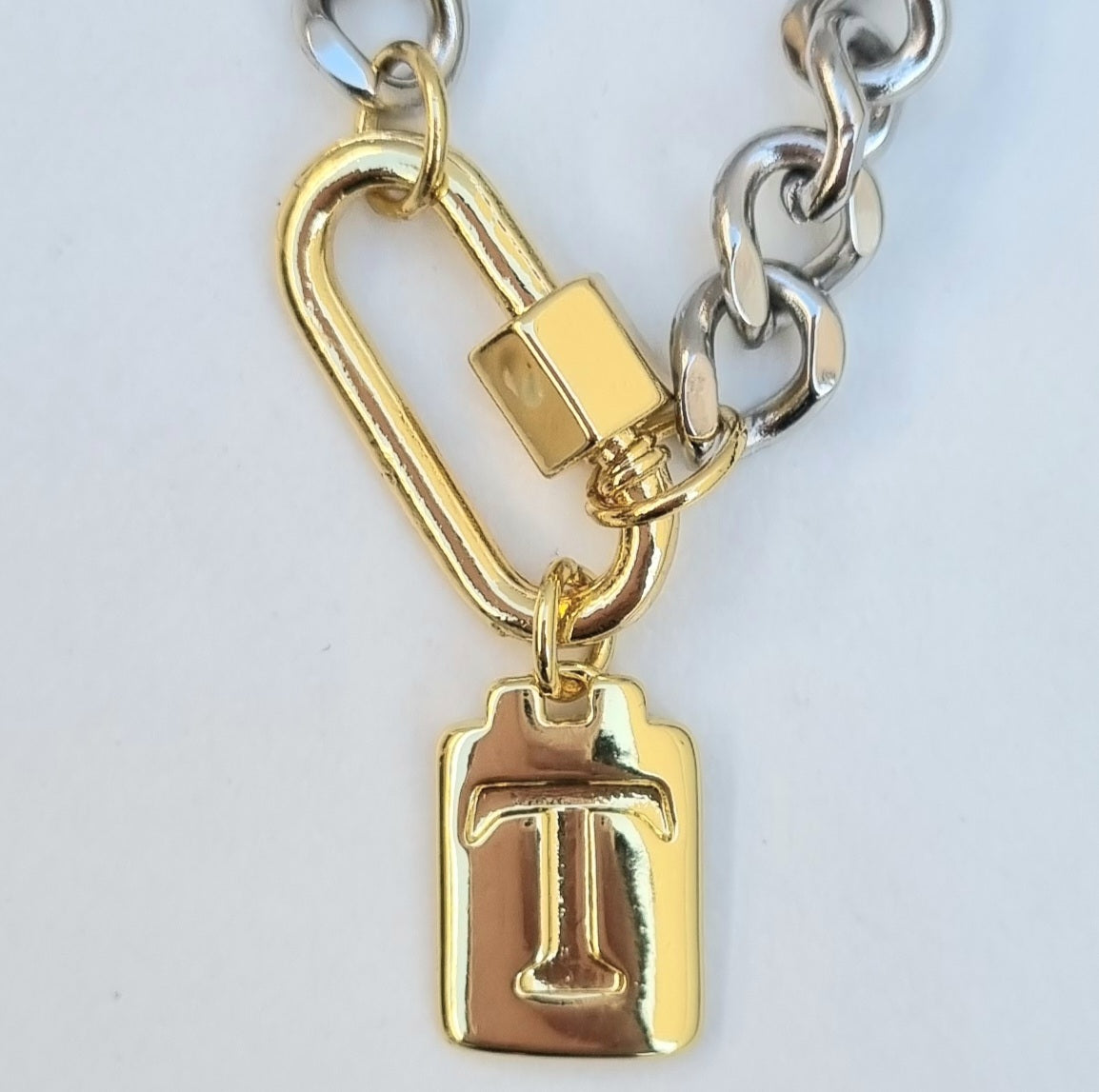COLLAR ACERO CADENA BARBADA PLATA BROCHE CANDADO INICIAL