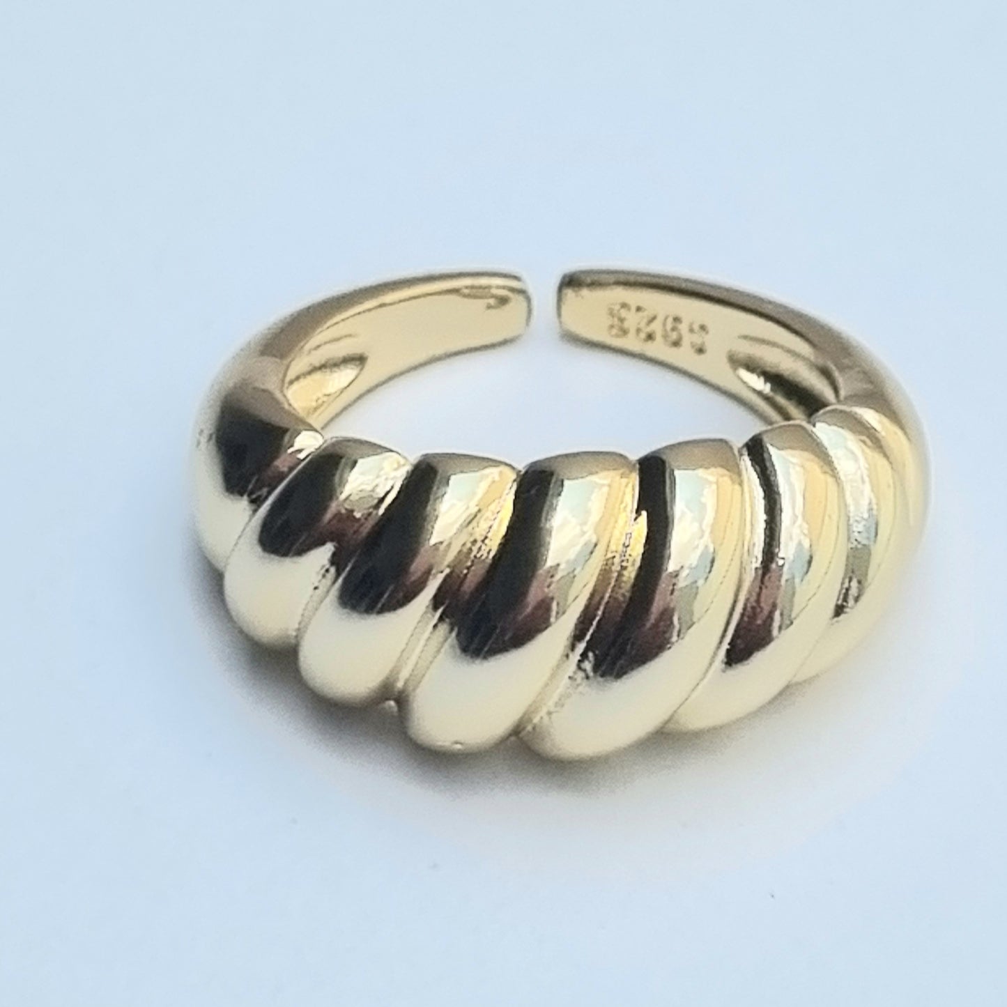 ANILLO CHAPA DE ORO AJUSTABLE SEMI ESPIRAL