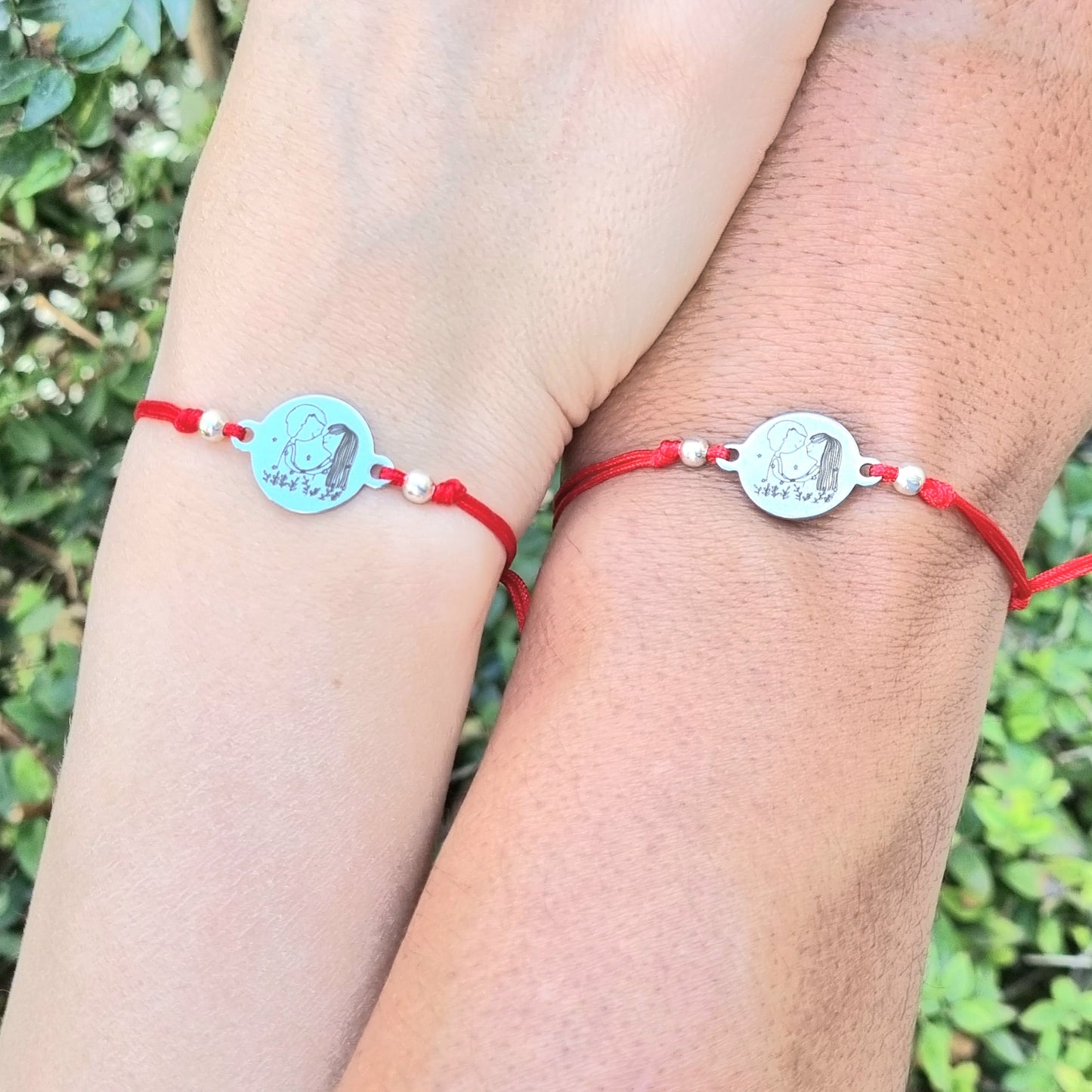 DUO DE PULSERAS AMOR Y LA AMISTAD ROJAS CON DIJE DE ACERO INOXIDABLE