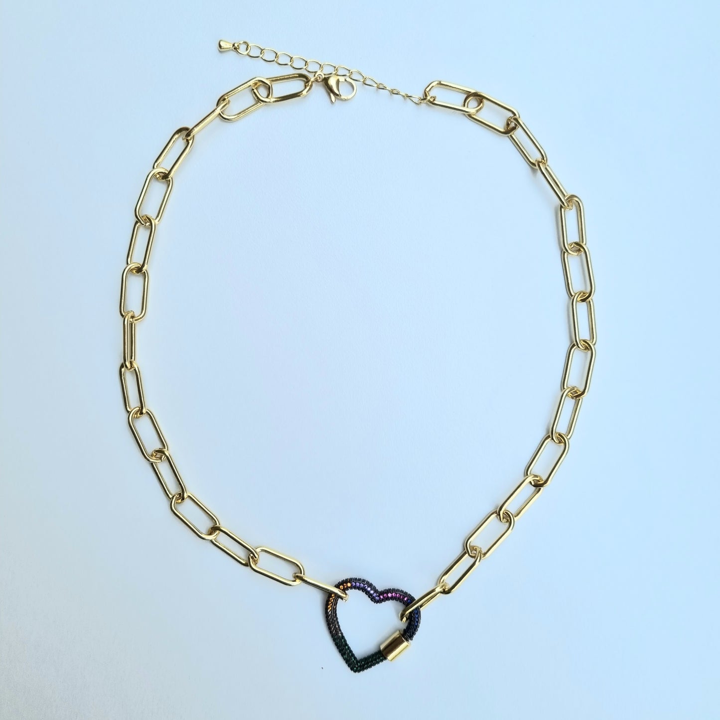 CHOKER ESLABÓN GRANDE CON DIJE  INCRUSTADO CON ZIRCONIA MULTICOLOR