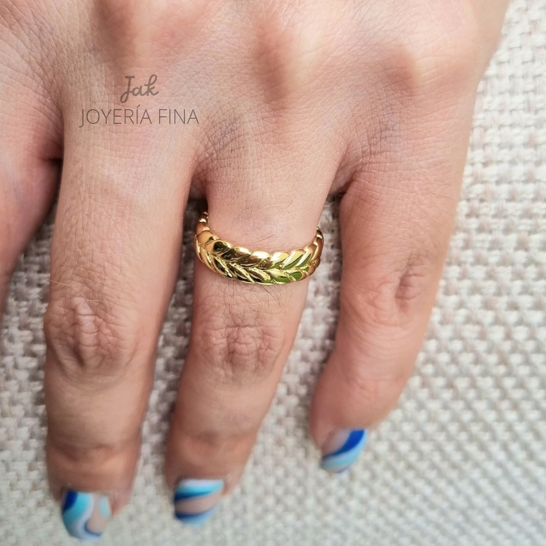 ANILLO CHAPA DE ORO AJUSTABLE HOJAS